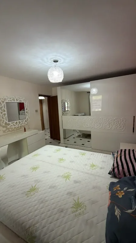 Tirane, jepet me qera apartament 2+1+Ballkon Kati 2, 85 m² 600 € (21 Dhjetori)
