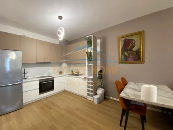 Tirane, jepet me qera apartament 2+1 Kati 4, 91 m² 75.000 €