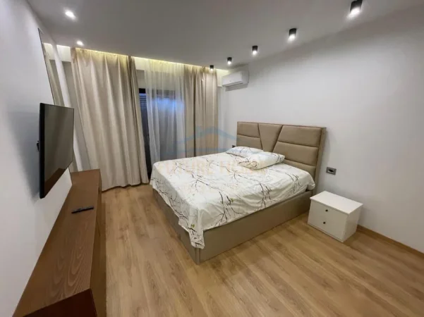 Tirane, jepet me qera apartament 1+1 Kati 3, 83 m² 700 € (Residenca Kodra e Diellit 2)