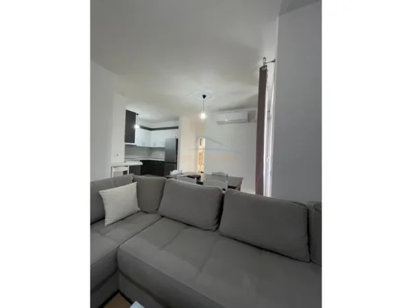 Tirane, shitet apartament 2+1 Kati 5, 130 m² 185.000 € (Yzberisht)