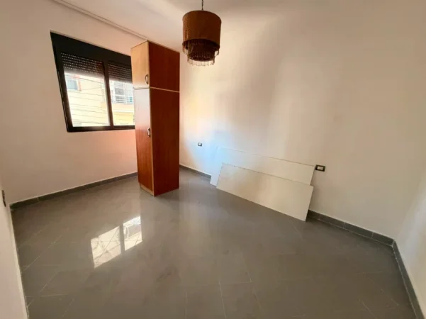 Durres, jepet me qera shtepi 2+1 Kati 2, 100 m² 500 € 