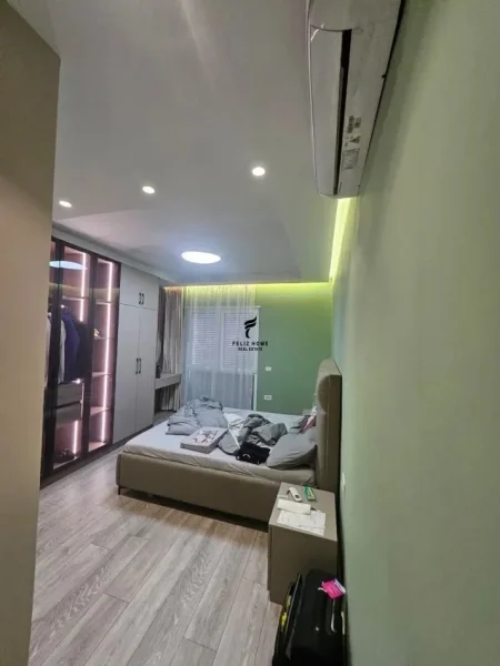 Tirane, jepet me qera apartament 2+1 Kati 6, 90 m² 700 € (LAPRAKE)