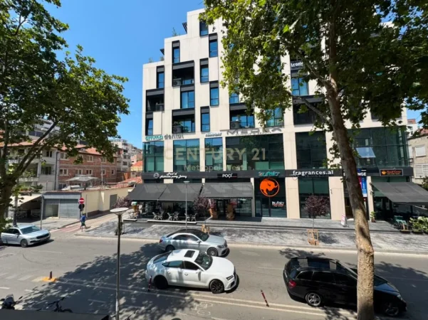 Tirane, jepet me qera zyre Kati 2, 68 m² 800 € (Myslym Shyri)