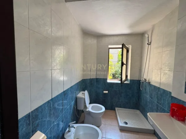 Tirane, jepet me qera zyre Kati 2, 68 m² 800 € (Myslym Shyri)