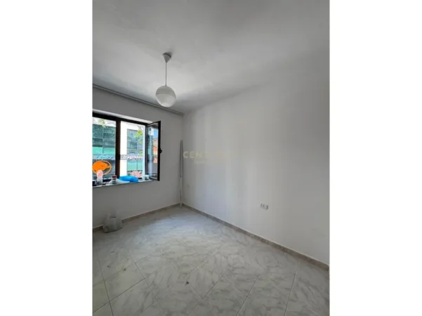 Tirane, jepet me qera zyre Kati 2, 68 m² 800 € (Myslym Shyri)