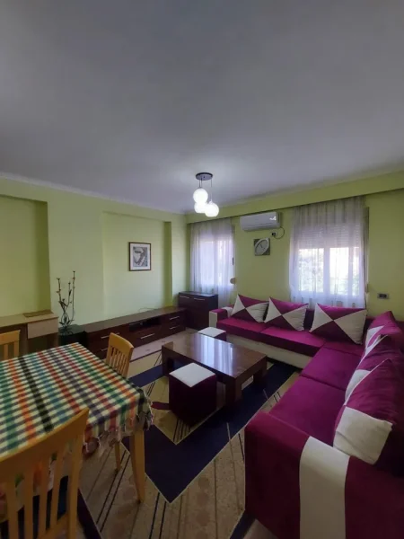 Tirane, jepet me qera apartament 1+1 Kati 2, 70 m² 650 € (Rruga e Durresit)