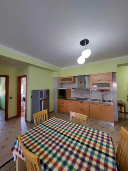 Tirane, jepet me qera apartament 1+1 Kati 2, 70 m² 650 € (Rruga e Durresit)