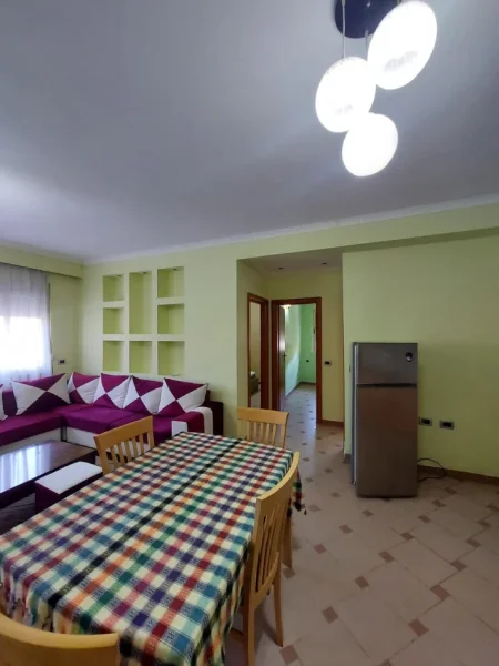 Tirane, jepet me qera apartament 1+1 Kati 2, 70 m² 650 € (Rruga e Durresit)