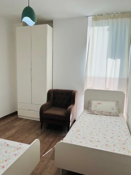 Tirane, jepet me qera apartament 2+1+Ballkon Kati 12, 100 m² 700 € (Pas Institutit Harry Fultz,Rruga Panorama)