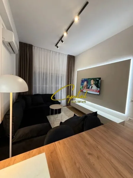 Tirane, jepet me qera apartament 1+1 Kati 5, 60 m² 500 € (ALI DEMI)
