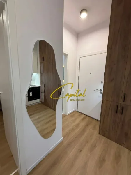 Tirane, jepet me qera apartament 1+1 Kati 5, 60 m² 500 € (ALI DEMI)
