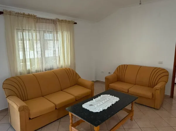 Tirane, jepet me qera apartament 1+1 Kati 2, 75 m² 320 € (Rr.Isuf Balta)