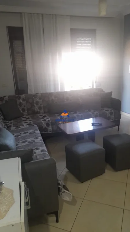 Tirane, jepet me qera apartament 1+1+Ballkon Kati 8, 70 m² 429 € 