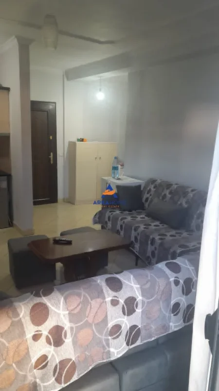 Tirane, jepet me qera apartament 1+1+Ballkon Kati 8, 70 m² 429 € 