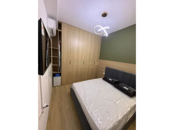 Tirane, jepet me qera apartament 1+1+Ballkon Kati 6, 60 m² 500 € (Ali Demi)