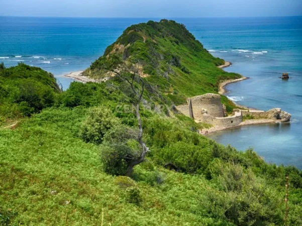 Durres, shitet toke ne bregdet , 6.600 m² 330.000 € (Kepi i Rodonit)