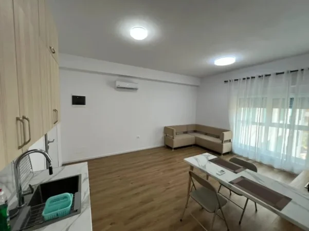 Tirane, jepet me qera apartament 1+1 Kati 4, 60 m² 450 € (Ali dem)