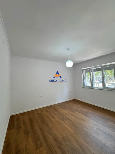 Tirane, shitet apartament 1+1+Ballkon Kati 1, 57 m² 123.000 € 