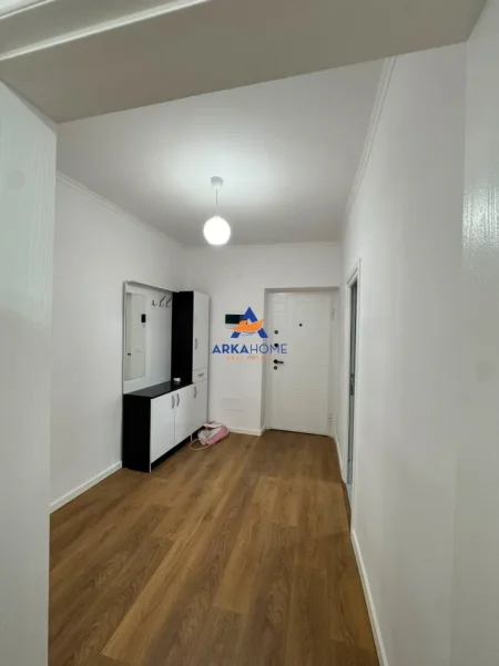 Tirane, shitet apartament 1+1+Ballkon Kati 1, 57 m² 123.000 € 