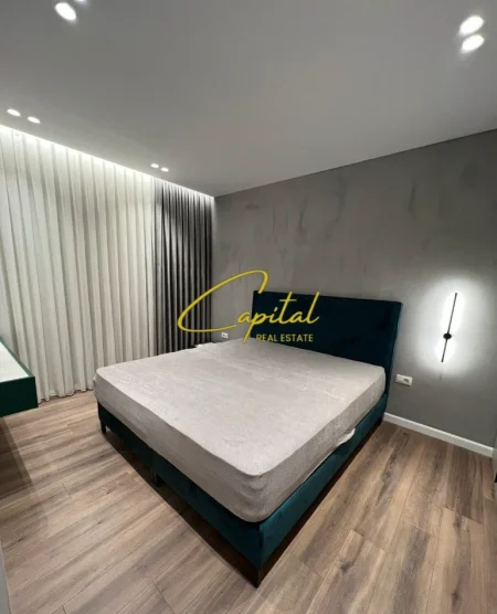 Tirane, jepet me qera apartament 2+1 Kati 7, 82 m² 700 € (ISH FUSHA AVIACIONIT)
