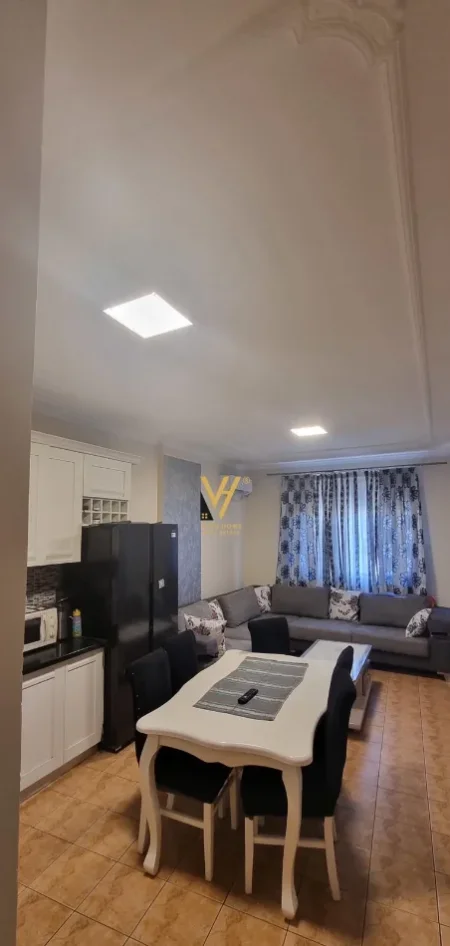 Tirane, jepet me qera apartament 2+1+Ballkon Kati 8, 95 m² 530 € (VILA L)