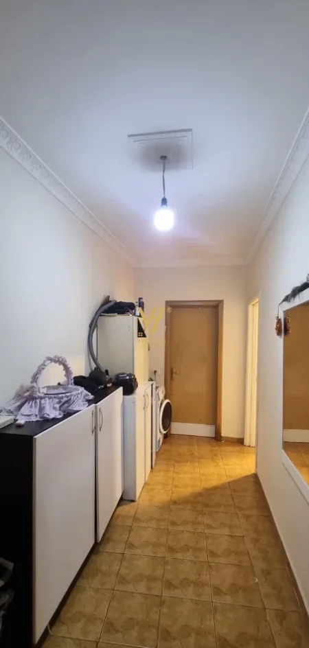 Tirane, jepet me qera apartament 2+1+Ballkon Kati 8, 95 m² 530 € (VILA L)