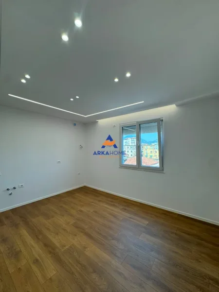 Tirane, shitet apartament 2+1+Ballkon Kati 4, 64 m² 168.000 € 