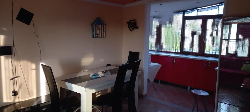 Tirane, jepet me qera apartament 2+1+Ballkon Kati 3, 90 m² 405 € (RRUGA FATMIR AGALLIU,ALI DEMI)