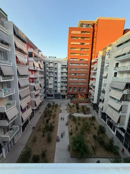 Tirane, jepet me qera apartament 2+1 Kati 5, 80 m² 600 € (Spitali Amerikan 3)