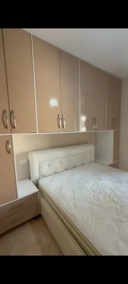Tirane, jepet me qera apartament 1+1 Kati 7, 70 m² 400 € (Teodor Keko)