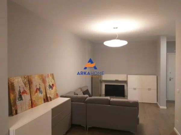 Tirane, jepet me qera ambjent biznesi Kati 3, 79 m² 966 € 