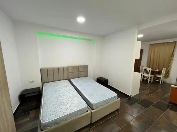 Tirane, jepet me qera apartament Studio Kati 1, 45 m² 350 € (Spitali Amerikan 2)