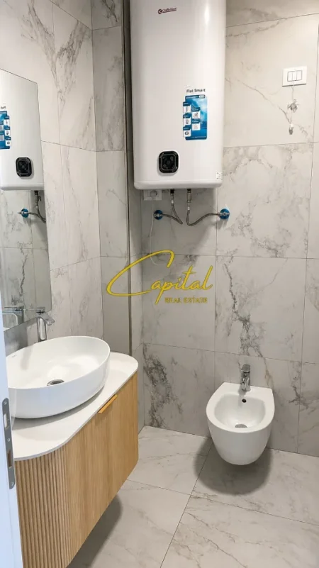 Tirane, jepet me qera ambjent biznesi Kati 3, 130 m² 2.000 € (LAKE VIEW RESIDENCE)