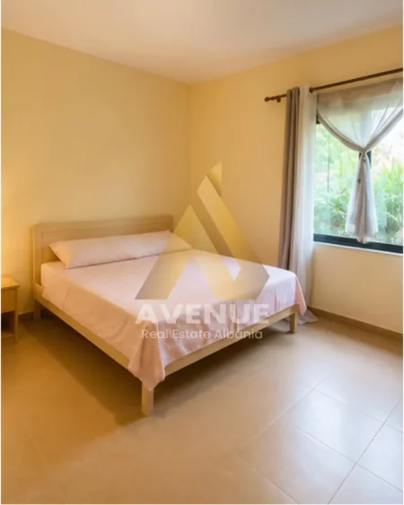 Tirane, jepet me qera apartament 2+1+Ballkon Kati 1, 90 m² 450 € (Rruga Bill Klinton)