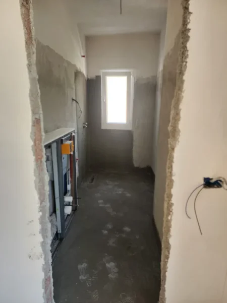 Tirane, shitet apartament 2+1+Ballkon Kati 1, 100 m² 