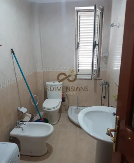 Shitet ne Apartament 2+1 (i konvertuar) ne Hyrje te rruges Don Bosco (D8142Z-25)