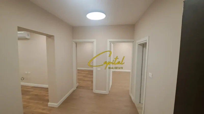 Tirane, jepet me qera ambjent biznesi Kati 2, 110 m² 1.200 € (ISH BLLOKU)
