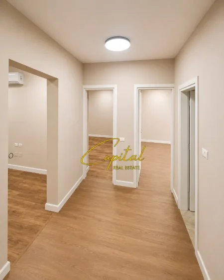 Tirane, jepet me qera ambjent biznesi Kati 2, 110 m² 1.200 € (ISH BLLOKU)