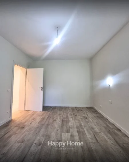 Tirane, jepet me qera zyre Kati 3, 110 m² 800 € 