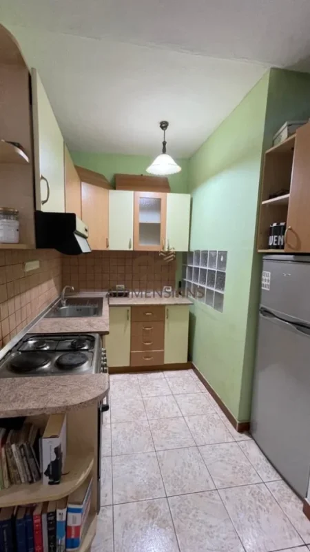 Shitet Apartament 1+1 ne Myslym Shyr me hipoteke (D8141A-126)