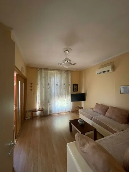Tirane, jepet me qera apartament 1+1 Kati 4, 72 m² (rruga dritan hoxha)