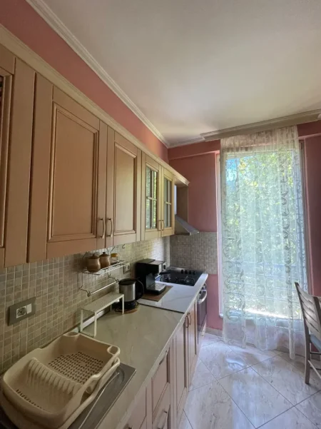 Tirane, jepet me qera apartament 1+1 Kati 4, 72 m² (rruga dritan hoxha)