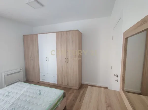 Tirane, jepet me qera apartament 2+1 Kati 2, 95 m² 800 € (rezidenca quartum)