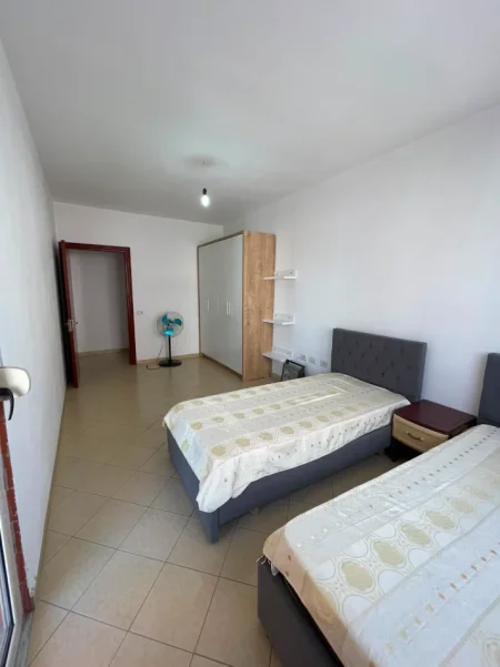 Tirane, jepet me qera apartament 2+1 , 118 m² 550 € (Astir)