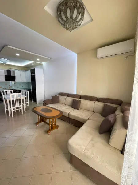 Tirane, jepet me qera apartament 2+1 , 118 m² 550 € (Astir)
