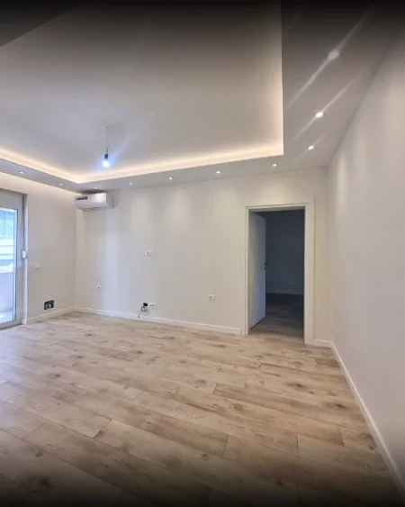 Tirane, jepet me qera apartament 3+1+Aneks+Ballkon Kati 3, 110 m² 800 € 