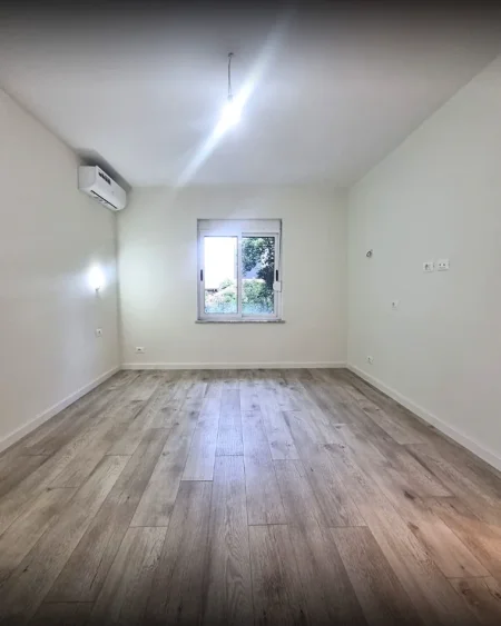 Tirane, jepet me qera apartament 3+1+Aneks+Ballkon Kati 3, 110 m² 800 € 