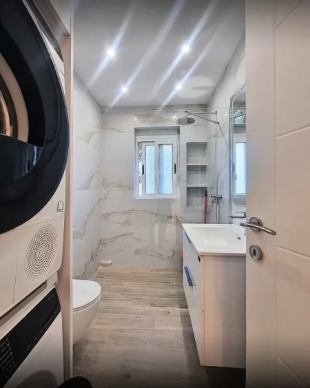 Tirane, jepet me qera apartament 3+1+Aneks+Ballkon Kati 3, 110 m² 800 € 