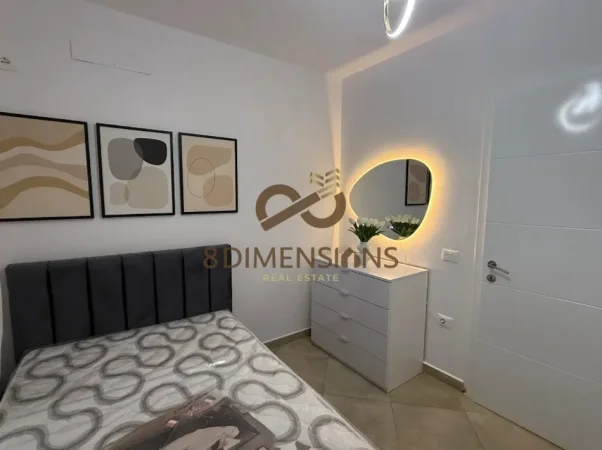 Jepet me qera Apartament 2+1 ne Rrugen e Barrikadave (D8242A-206)