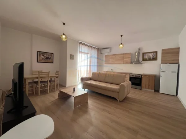 Tirane, jepet me qera apartament 1+1 Kati 4, 80 m² 550 € 